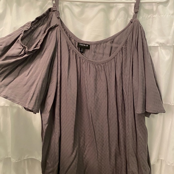 Clothes - Picture 6 of 7